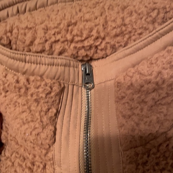 Abercrombie Sherpa - LIKE NEW - Picture 3 of 3